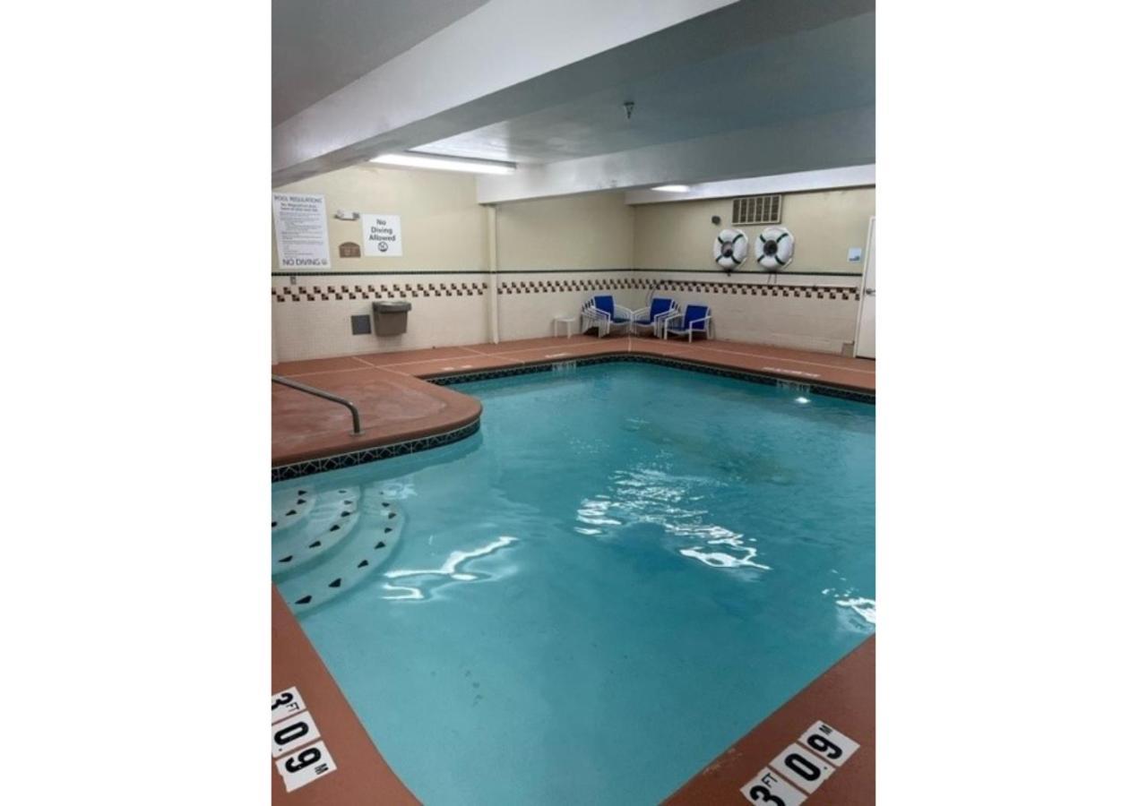 Wyndham Garden Anchorage Airport Hotel Buitenkant foto