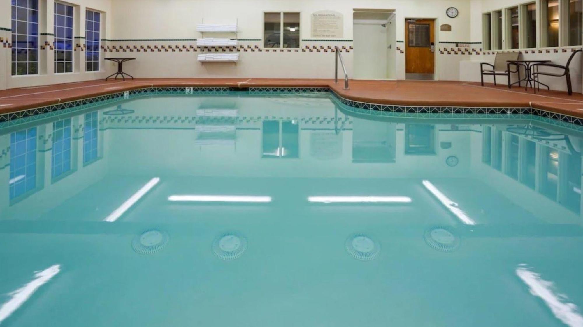 Wyndham Garden Anchorage Airport Hotel Buitenkant foto