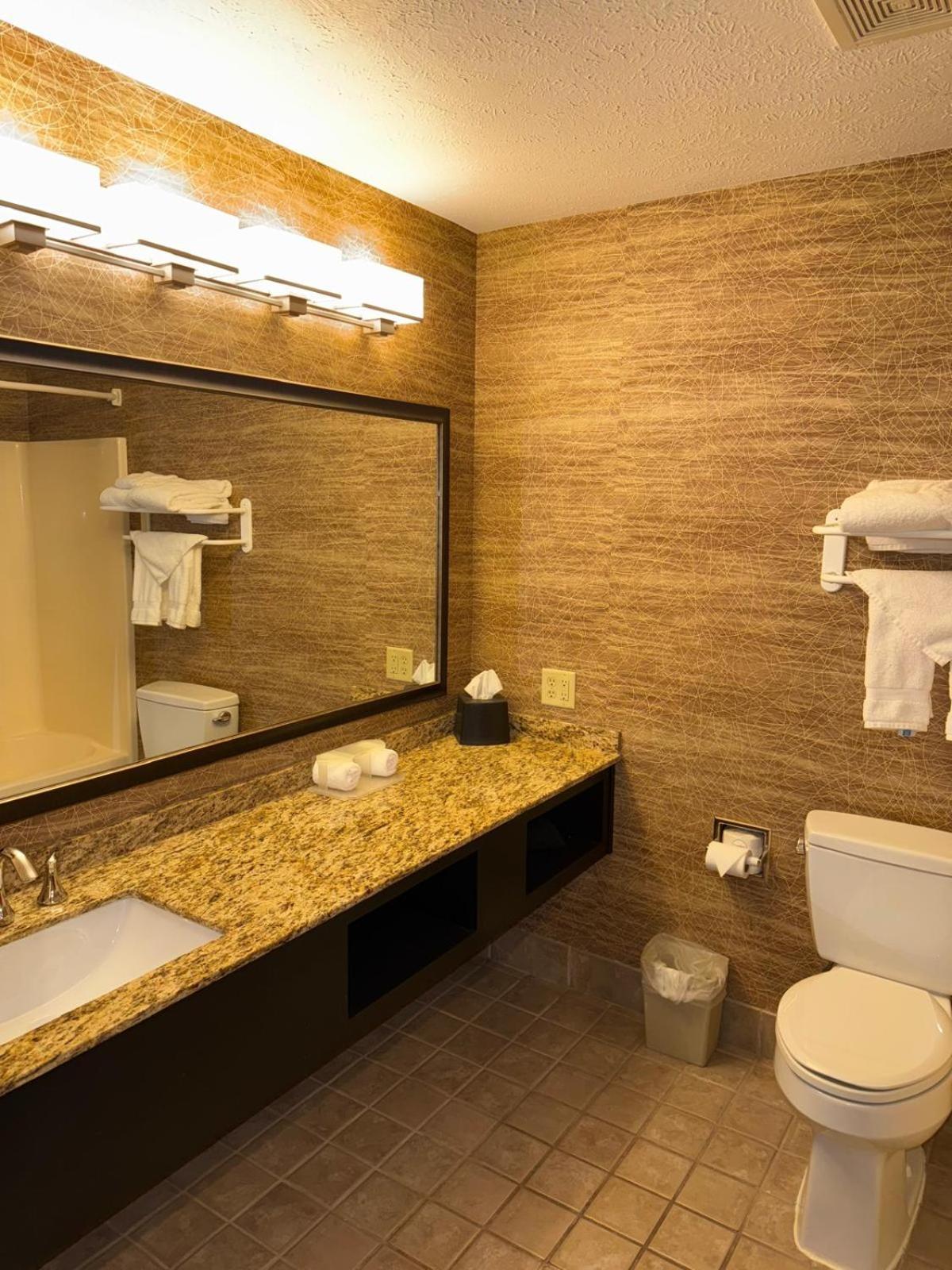 Wyndham Garden Anchorage Airport Hotel Buitenkant foto