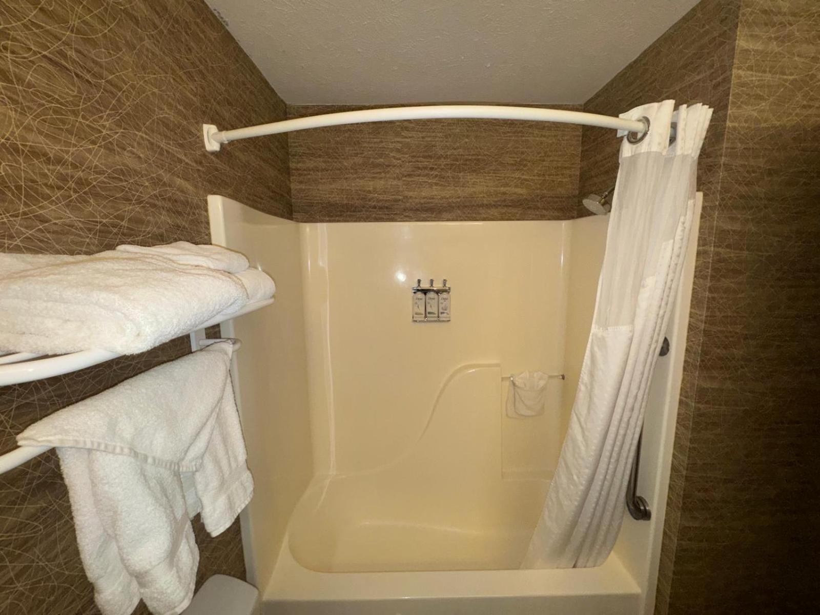 Wyndham Garden Anchorage Airport Hotel Buitenkant foto